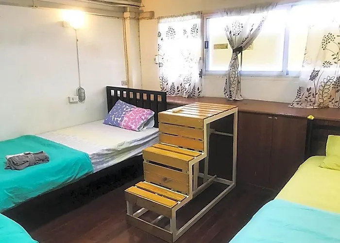 Kamin Bird بيت شباب بانكوك