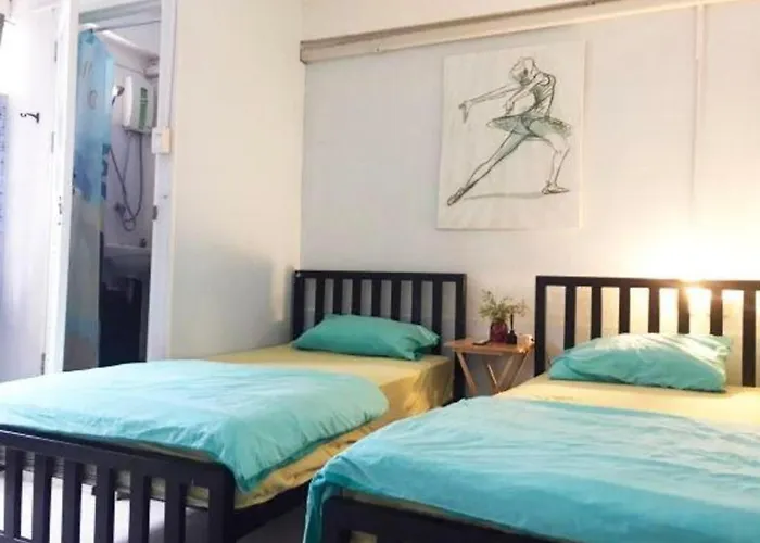 Hostal Kamin Bird *